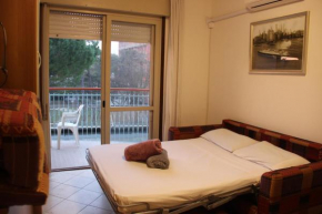 La Torre studio pool&parking